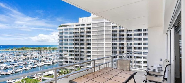 Ilikai 1110 2 Bed Room Wrap Around Ocean/Sunset/Marina Views