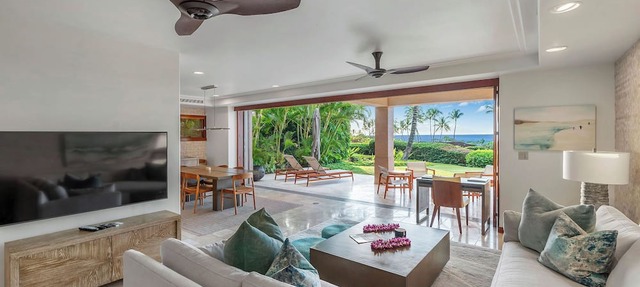 Hualalai Resort: Ground Level Villa by the Ocean