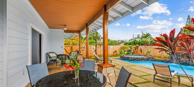 Luxury Princeville Retreat, Private Pool & Spa, 4 Bedrooms & 4 baths, Sleeps 10
