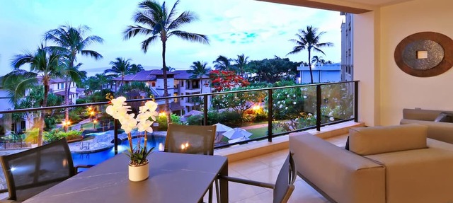 DIRECT BEACHFRONT 4Bd 3BA 3892 s.f. WAILEA PANORAMIC OCEAN & OUTER ISLAND VIEWS