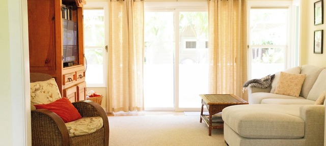 Boutique aloha charm plantation home on Maui's North Shore by Mama's Restaurant
