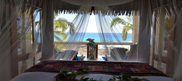 Exotic Kona Bay Hawaii Beachfront Tropical Paradise Stunning Home.