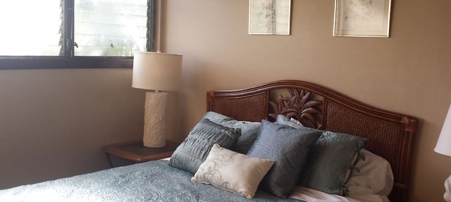 PRIVATE SETTING AT MOLOKAI SHORES!