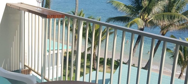 Beachfront Condo in Punaluu. Updated! Clean beaches to walk/swim! Escape Crowds!