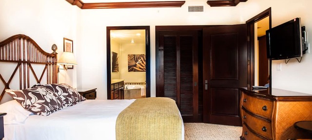 Luxury Ocean Front Property! Ocean& pool view. B204