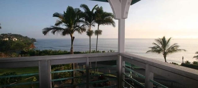 Honolii Black Sand Beach Vacation Rental