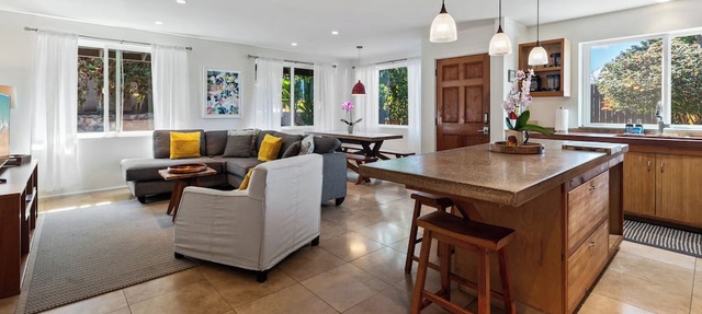 Paia Family Cottage - Walk to everything in Paia Town