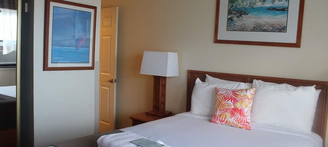 LAST MINUTE DEAL! 2BR in Lihue, minutes from the beach. Perfect for families!