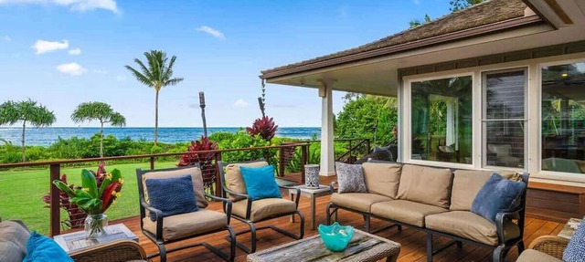 Luxe Beachfront Anahola with A/C