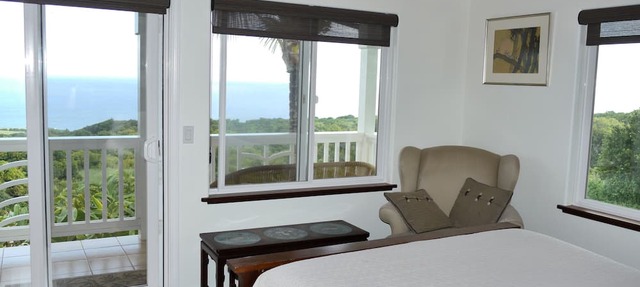 Hana's Heaven - a charming 2 bedroom cottage with spectacular ocean views