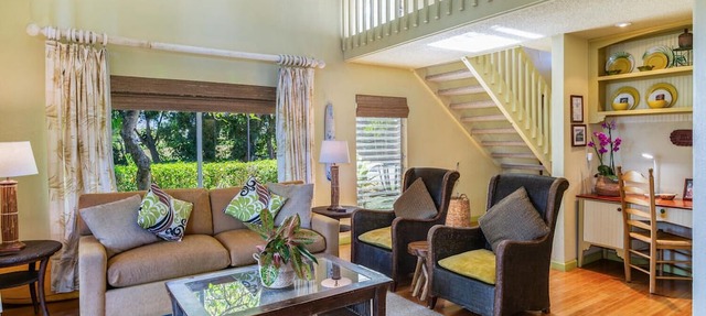 Walk to Beaches, Dining & More in Princeville,Charming Cottage-Like Townhouse