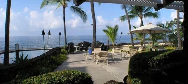 Casa De Emdeko Oceanfront Condo with Private Beach on Water , AC,
