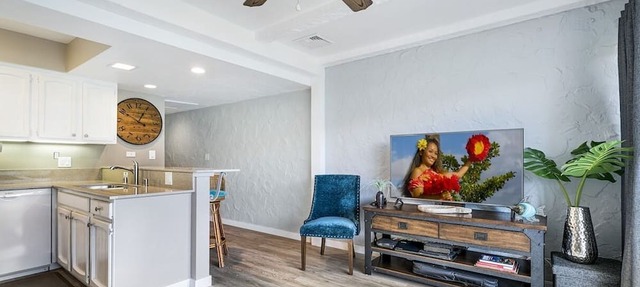 🏖️Garden View Kona Condo w/Ocean Peek | Casa 221