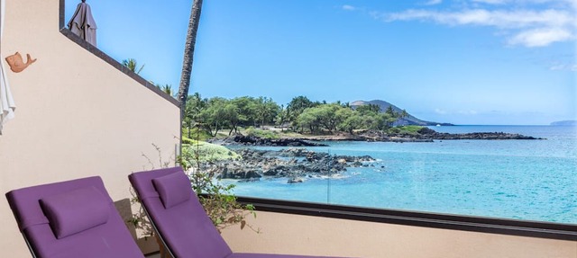 Beachfront /Corner /Renovated/2nd floor condo unit: F-204