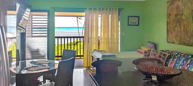 MOLOKAI ISLAND Two Bedroom Oceanfront Top End Unit!