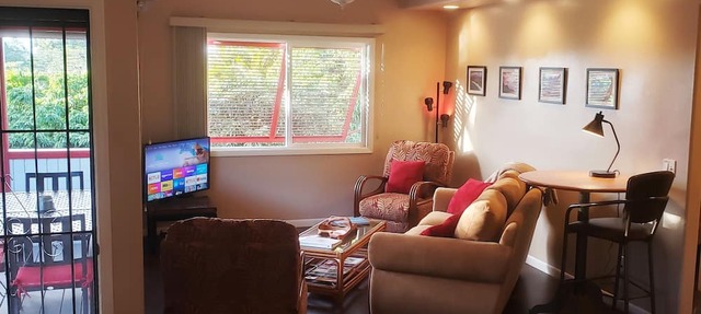 Private, Serene & Cute Cottage. Ocean Views & A/C. Near Hana Hwy.