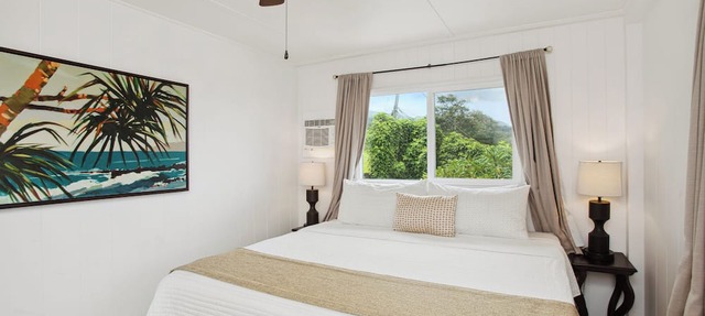 Beautiful home in the Heart of Hana, sleeps 4 with 2br/1b