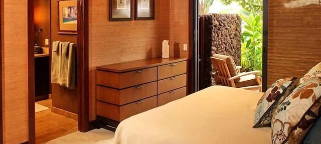 Experience luxury near golf courses, 4 mins to Four Seasons Resort