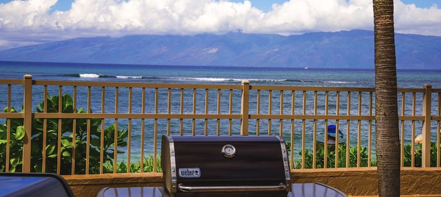 Flash Sale! Fabulous Oceanview Studio 318 at Royal Kahana