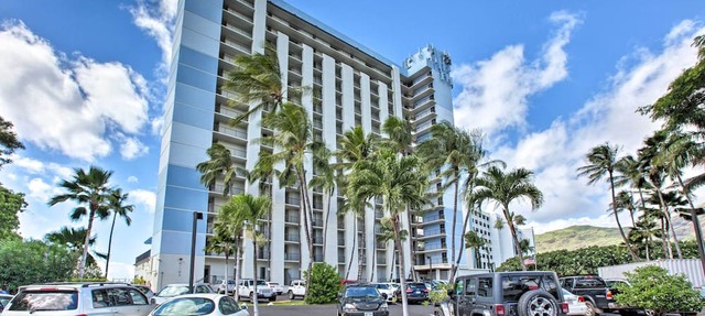 Stunning Makaha Condo w/Pool Access + Ocean View!