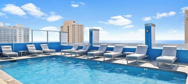 Skyline view retreat w/pool & beach access