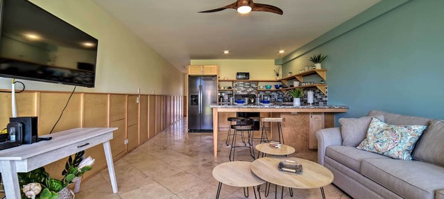 Condo w/Lanai at Beginning of Road to Hana!