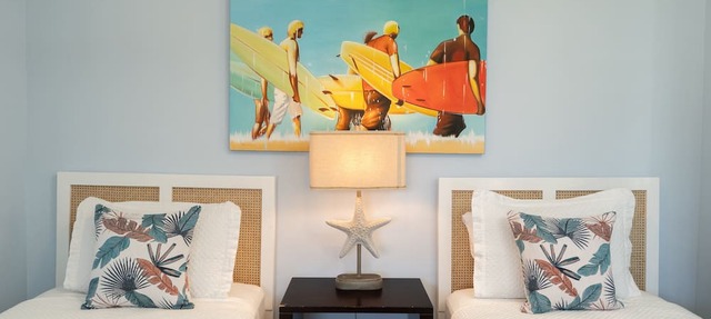 Heart of Waikiki With Partial Ocean View! Washlet! AC, FREE Parking, Wi-Fi