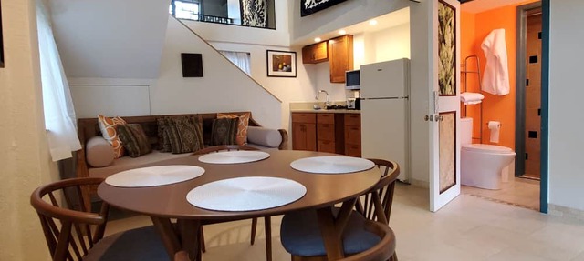 Honolulu Loft/Cottage for 2