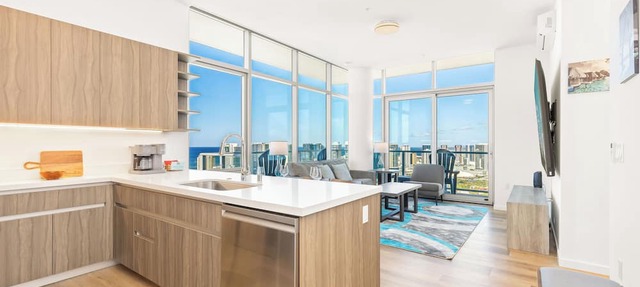 Breathtaking Ocean View Penthouse in the Heart of Honolulu