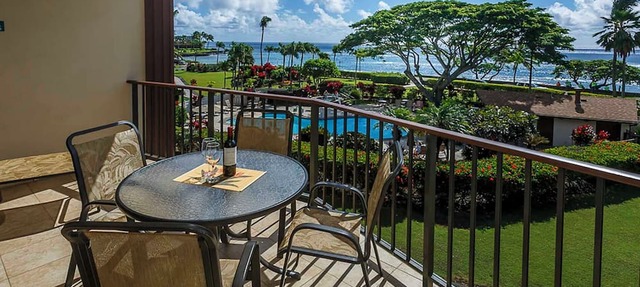 2 Lawai Beach Resort, Pool, Beachfront, Balcony!