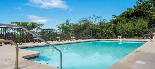 Country Club Villasn 141 - Keauhou Golf Course Condo w/Ocean Views & Lanai