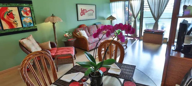 Fantastic 1-bedroom Maui condo in Kihei, Beach Access, A/C, Pool, Prime Location
