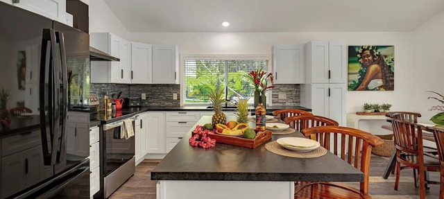 Charming 3-bedroom house in Volcano w/laundry & AC, perfect for your getaway!