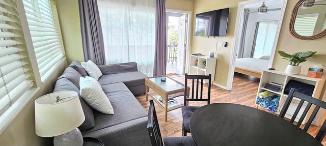 Oceanfront Hauula Home - North Unit B - 30+ Days