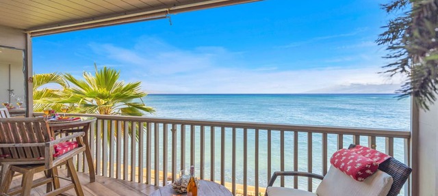 Oceanfront Remodeled Studio Pohailani 203 - Lanai Ocean Views - Cold AC