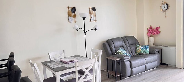 Newly Remodeled ,Central Located , Mountain views, Elevators, Pool , And WiFi .