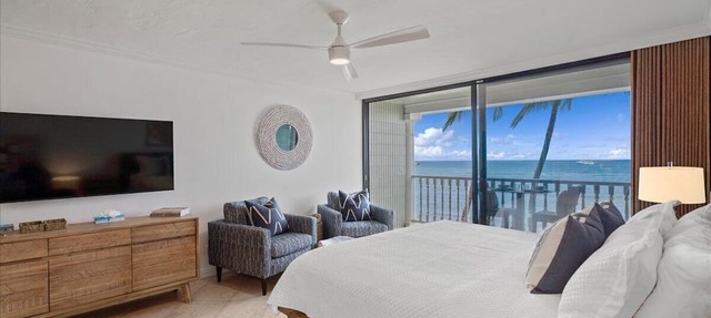 Beachfront Lahaina Shores 203 | Direct Oceanfront Studio