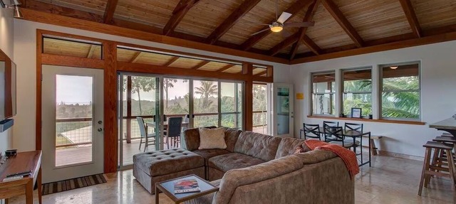 Lovely 2-bedroom house in Pāhoa perfect for a relaxing getaway