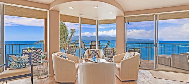 Spectacular ocean views at Spacious 2-BR AC Pool- Royal Kahana 610