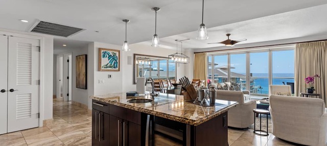 3BD Oceanfront Retreat w/Lanai, Floor-to-Ceiling Views & Modern Kitchen - Honua Kai 825