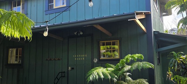 Pali’uli Estate has an old Hawaiian country feel in a tropical rain forest.