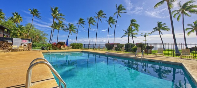 Lush Molokai Island Oasis w/Pool + Private Beach!