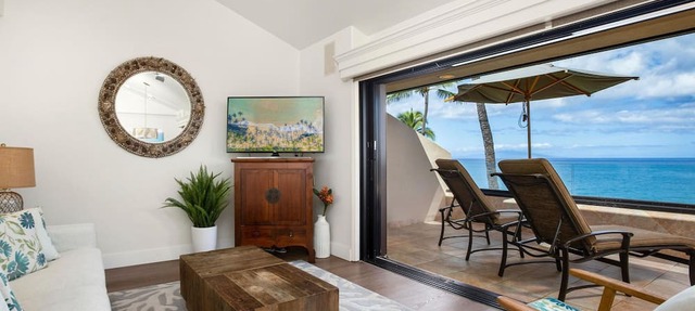 Whale Watch From Your Lanai - Makena Surf E302