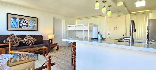 Diamond Head 1 Bedroom Condo Queen Bed & Bunkbed