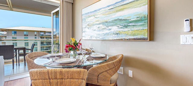 Maui Resort Rentals: Hokulani 605 – Premier 6th-Floor Oceanview Penthouse | Closest 2BR Column to the Ocean!
