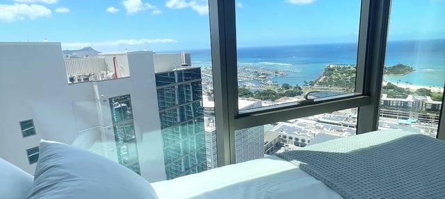Welcome to magnificent views of Diamond Head, Ala Moana Beach!