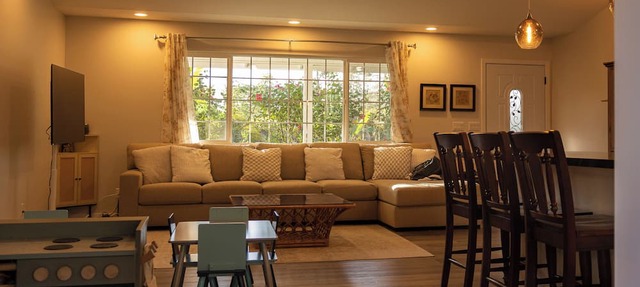 Hawaiian Hideaway-Entire Home with AC