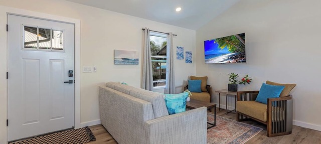 NEW! Authentic Wailuku Stay – Newly Renovated 3BR Upstairs Unit