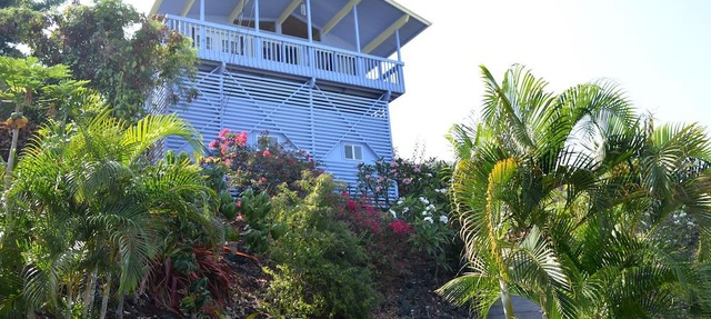Idyllic Getaway with Ocean Views in Captain Cook, Hawaii