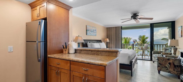 New Listing Lahaina Shores 533 Oceanfront Retreat